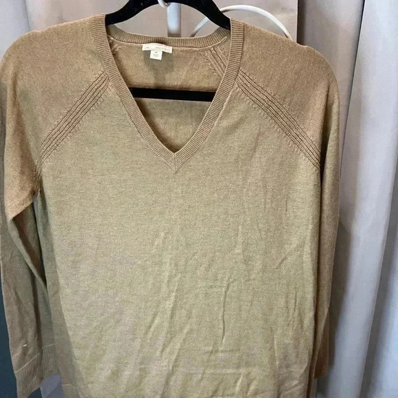 Gap Womens  Sweater  Long Sleeve Brown Cashew V-Neck Merino Wool Blend size M - Picture 2 of 4